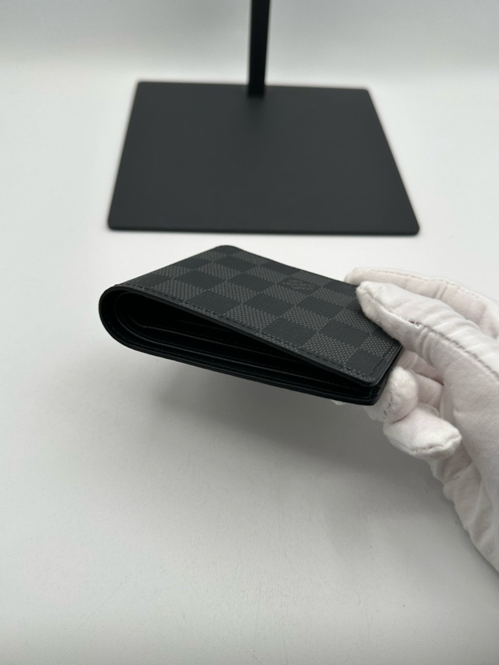 Louis Vuitton Damier Bi Fold Wallet - Picture 6 of 14